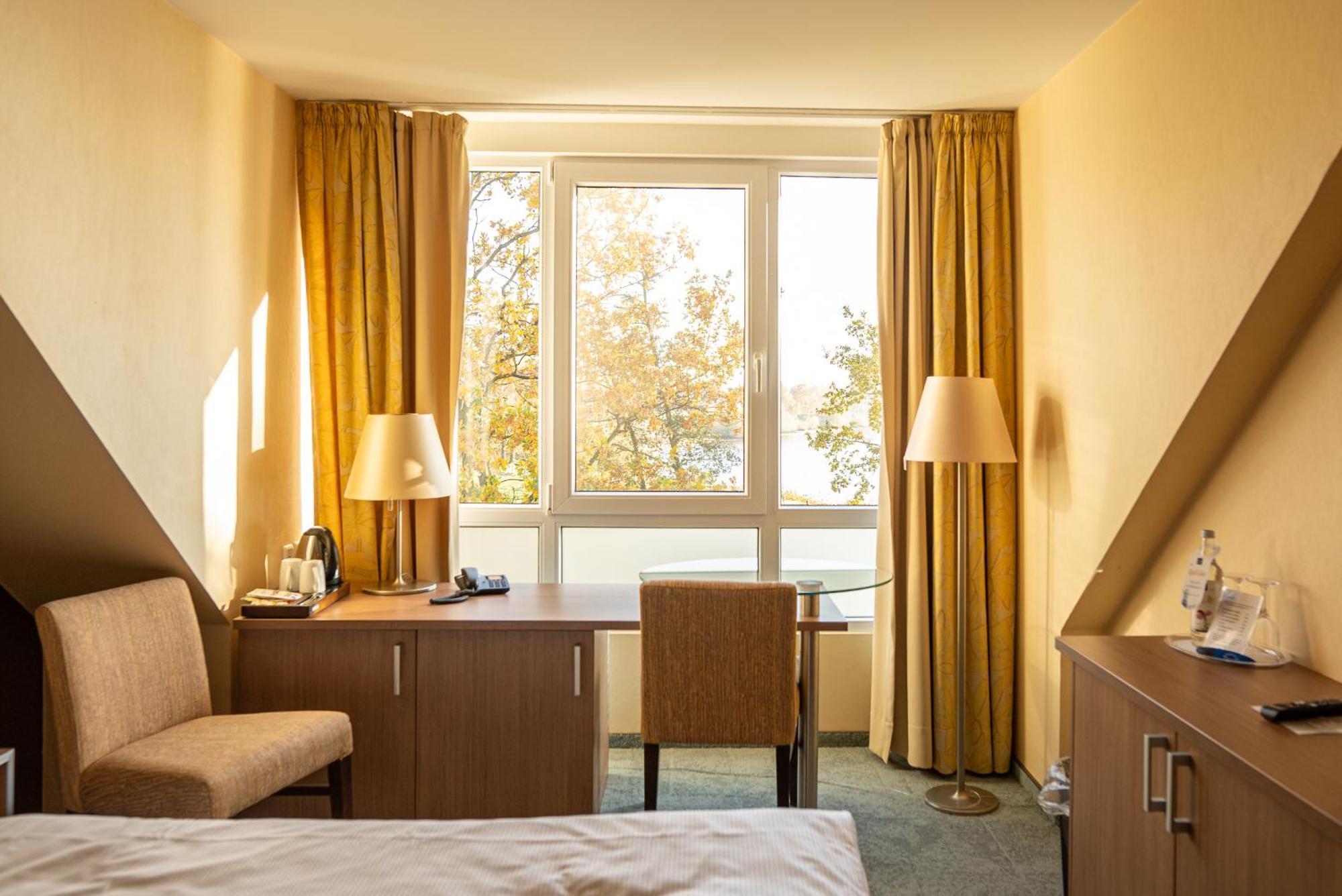 Hotel Seeblick Thuelsfeld Bagian luar foto