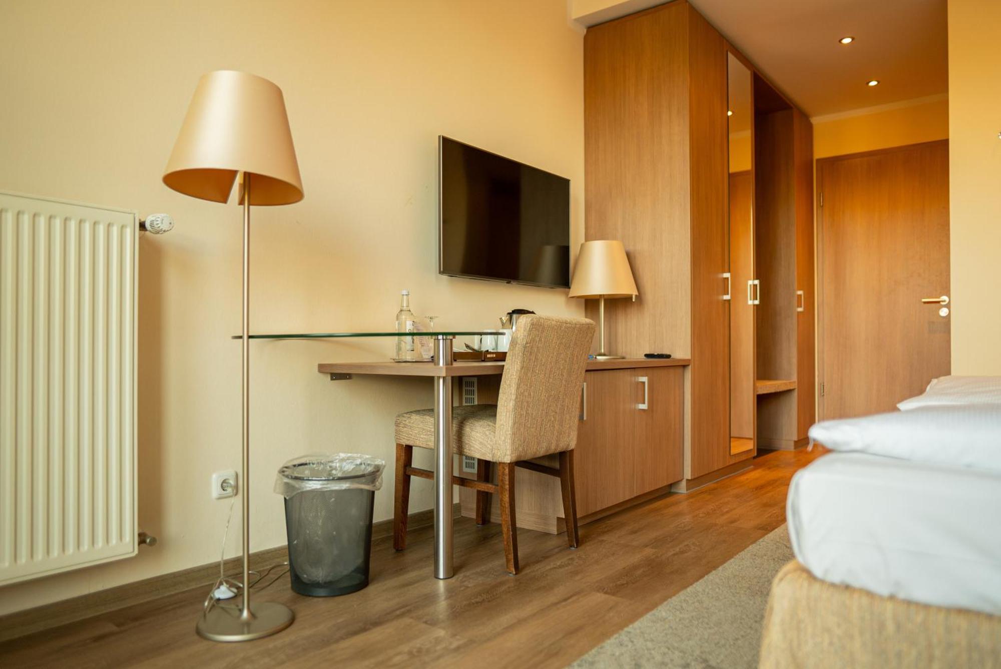 Hotel Seeblick Thuelsfeld Bagian luar foto